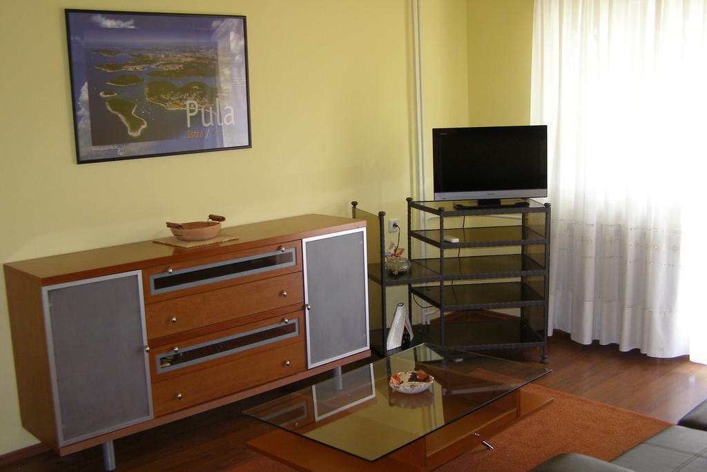 Apartment Vallelunga Pula Ruang foto