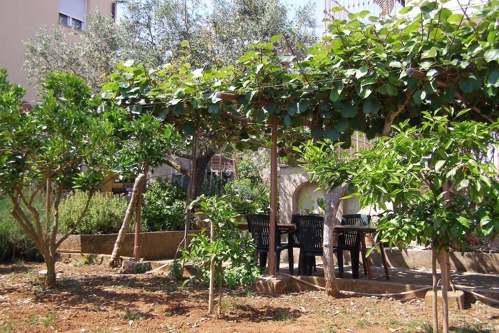 Apartment Vallelunga Pula Ruang foto